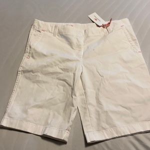 NWT! Vineyard vine white Bermuda shorts